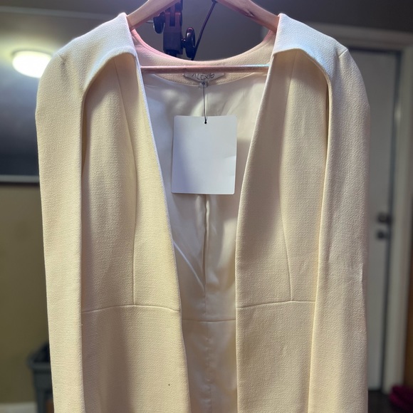 Alexis white boss lady cape jacket 100% wool - Picture 6 of 8
